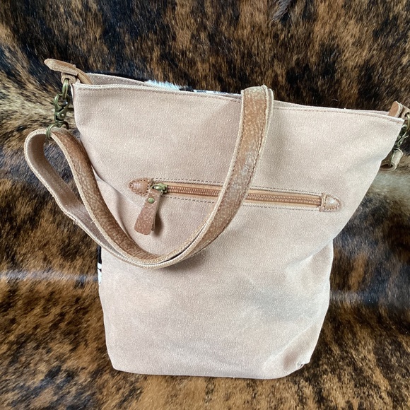 ANN GOTI Cowhide Canvas Zipper Top Crossbody Handbag - Picture 2 of 10